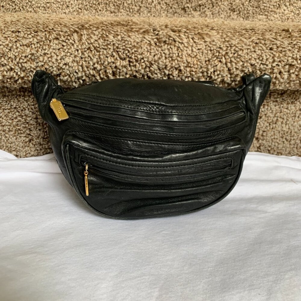 Gucci Women's Vintage Black Soft Small Leather Fanny Pack .